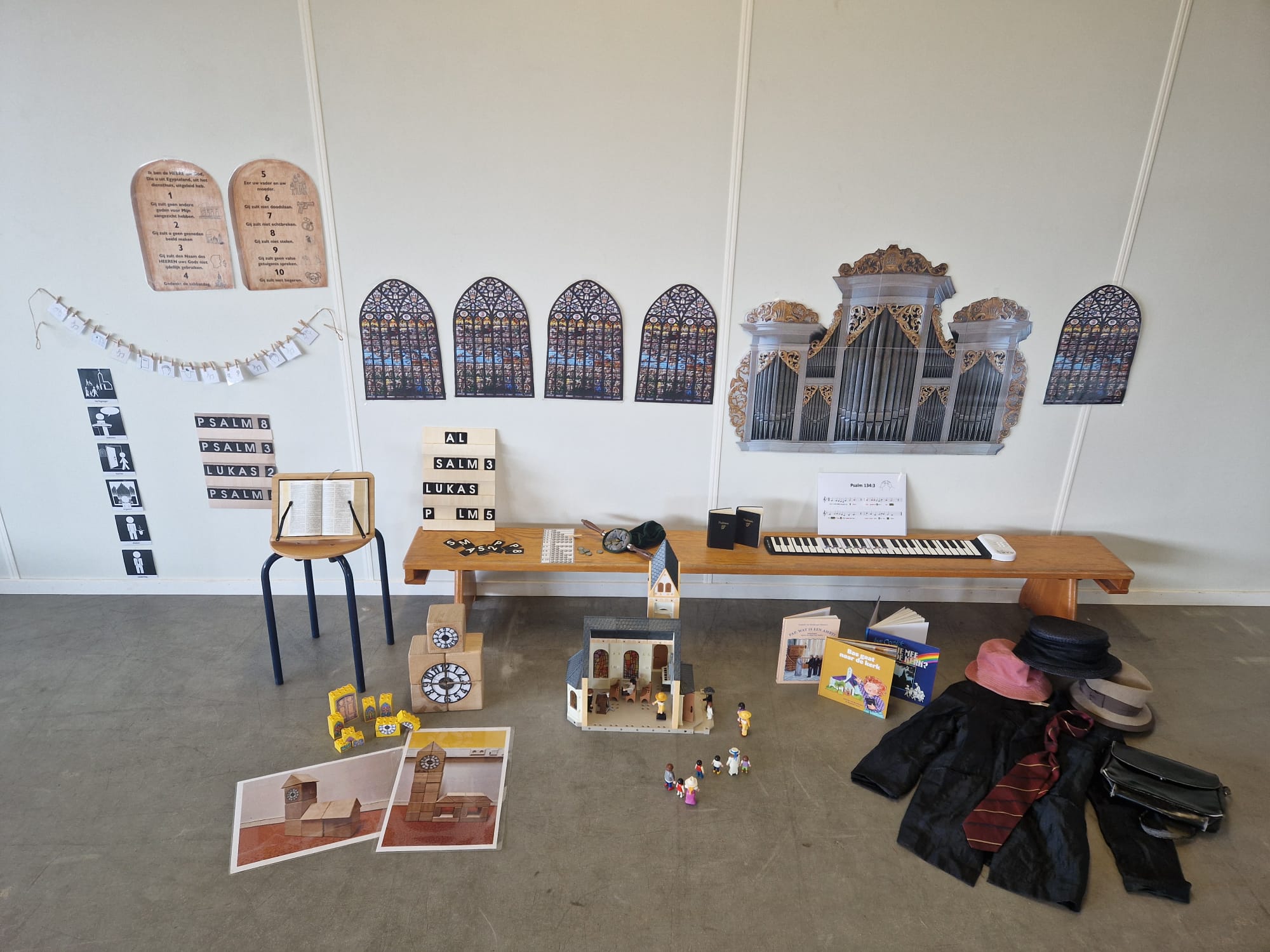 Speelkist 'Naar de kerk'